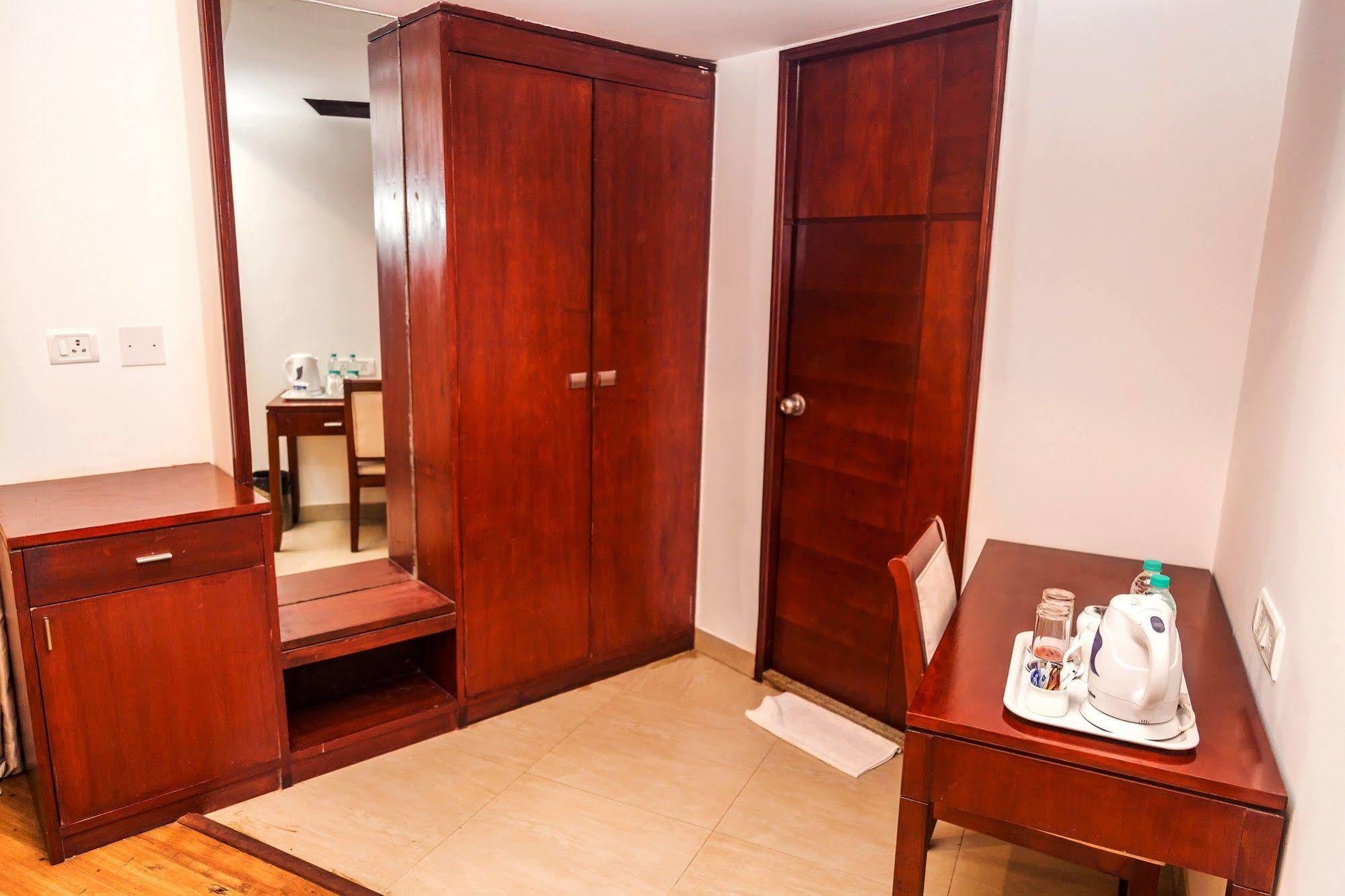 Lotus Park Hotel Bangalore Luaran gambar