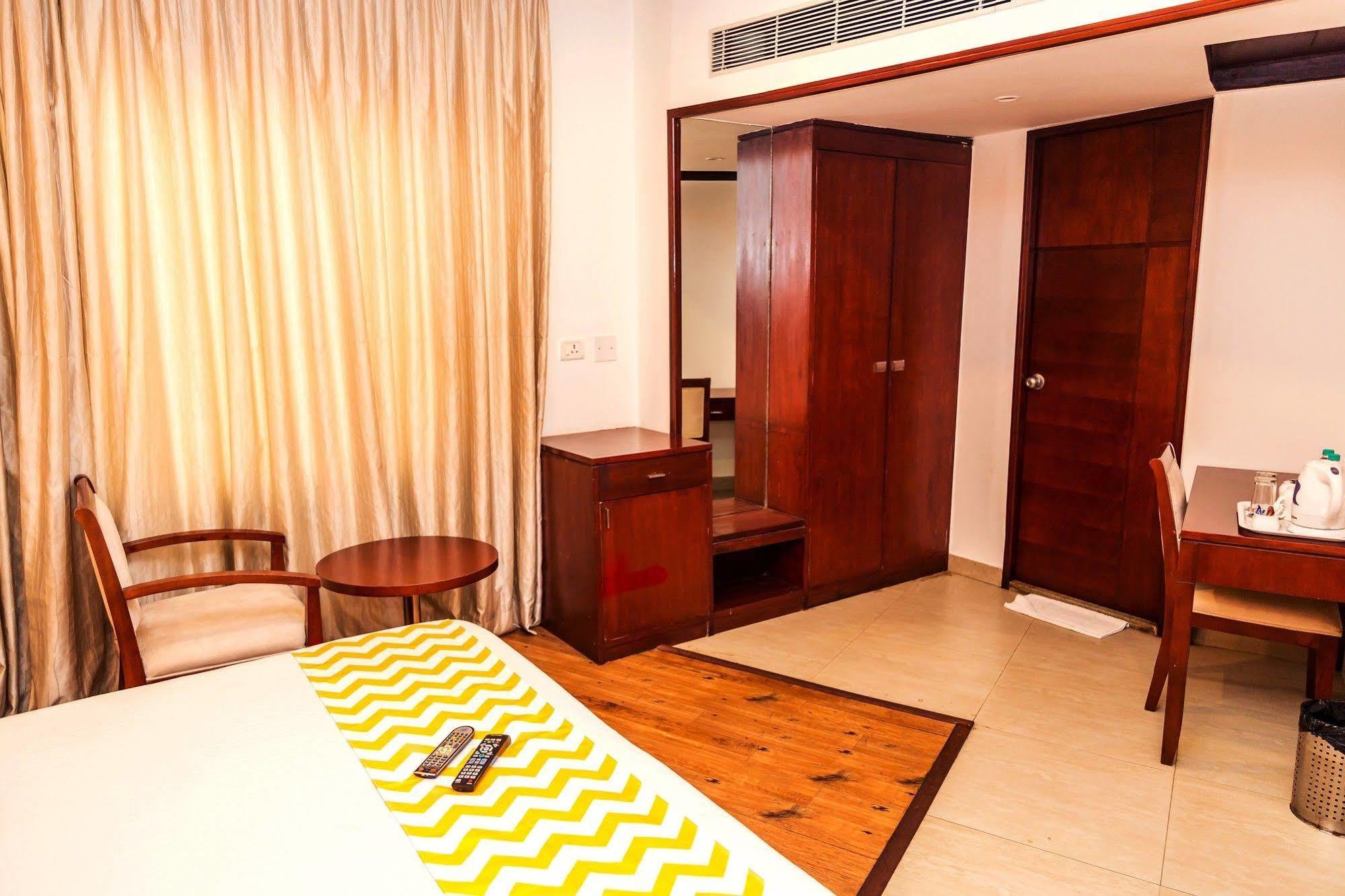 Lotus Park Hotel Bangalore Luaran gambar