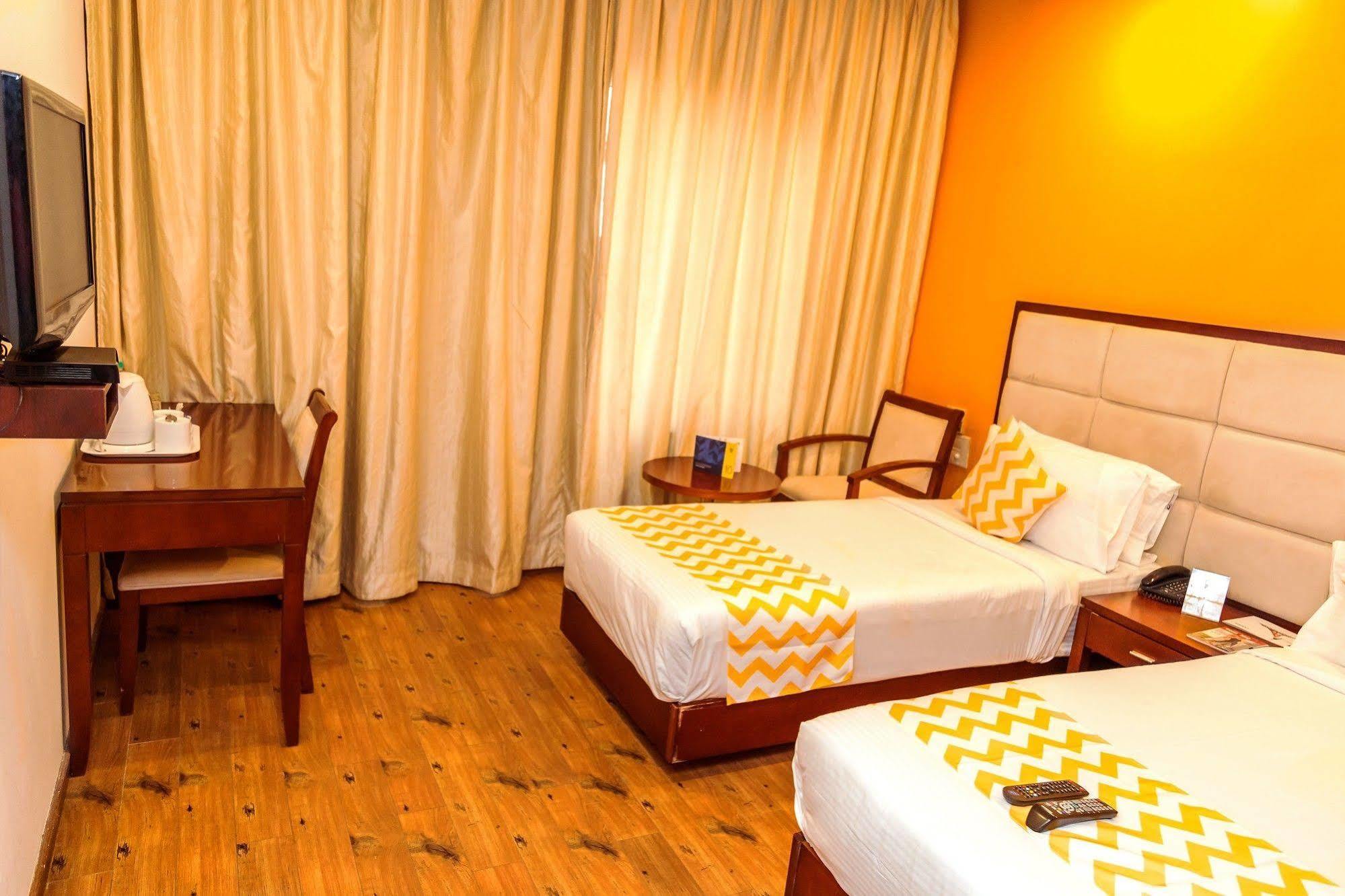 Lotus Park Hotel Bangalore Luaran gambar